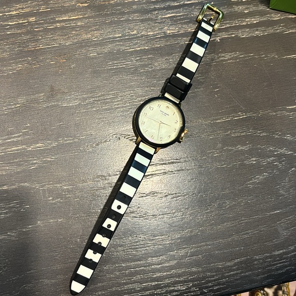 Kate Spade New York women’s black and Ivory silicone strap watch ♠️ - Picture 2 of 3